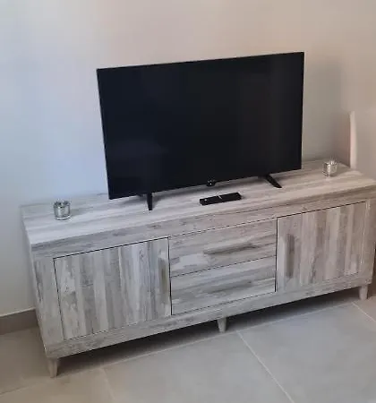 Sun Apartment *