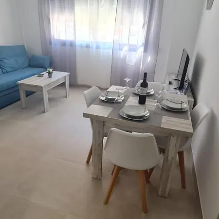 Sun Apartment *