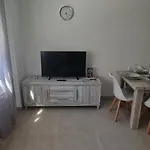 Sun Apartment *